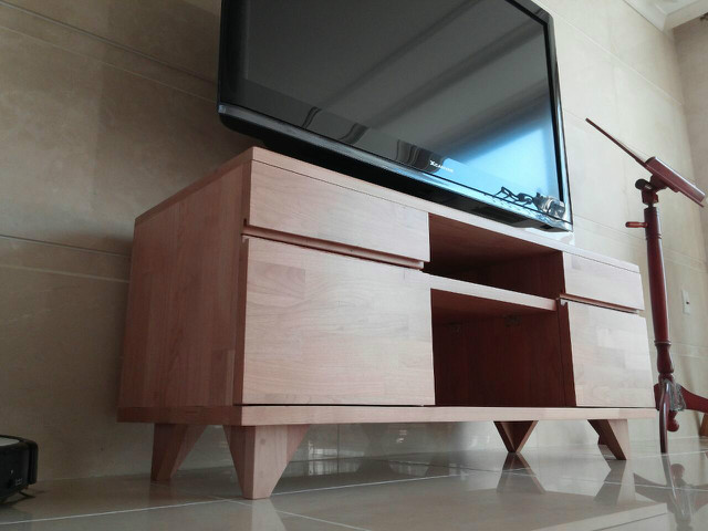 오리나무로 만든 거실장 (TV대)