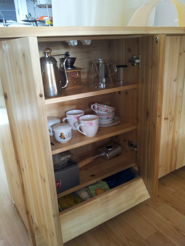 아일랜드 식탁 마무리 작업