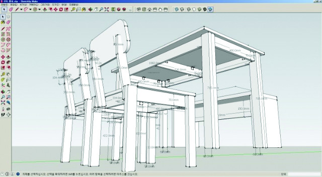 집성목으로 만든 4인용 식탁 세트
