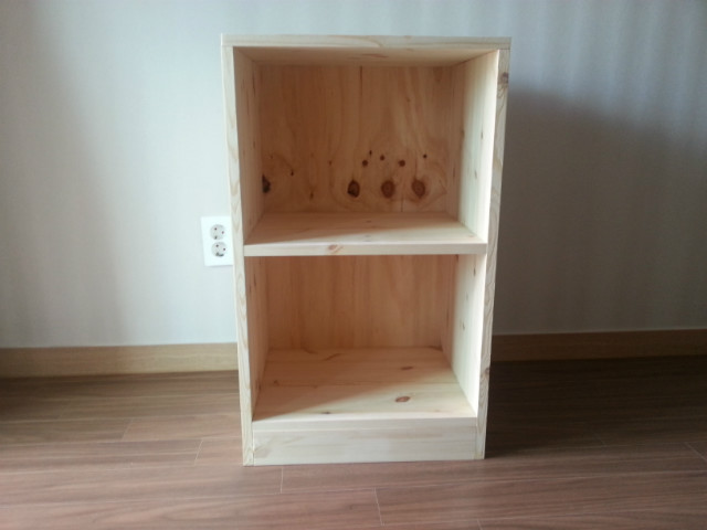 홍송으로 만든 어항대