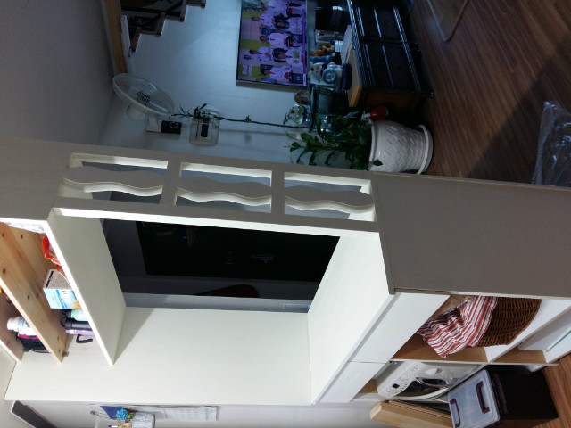 삼나무로 만든 수납장