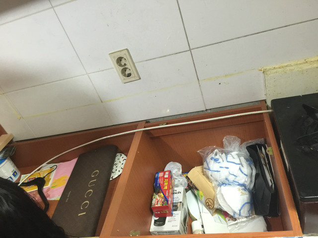 오리나무로 올린 싱크대 상판