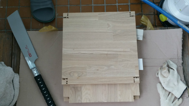 애쉬로 만든 책장 및 선반