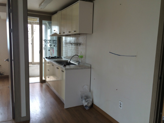 상부장 없애고 주방선반 달기