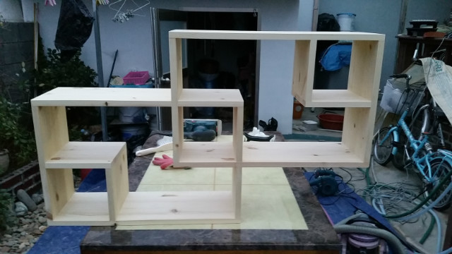 선반 및 어항받침