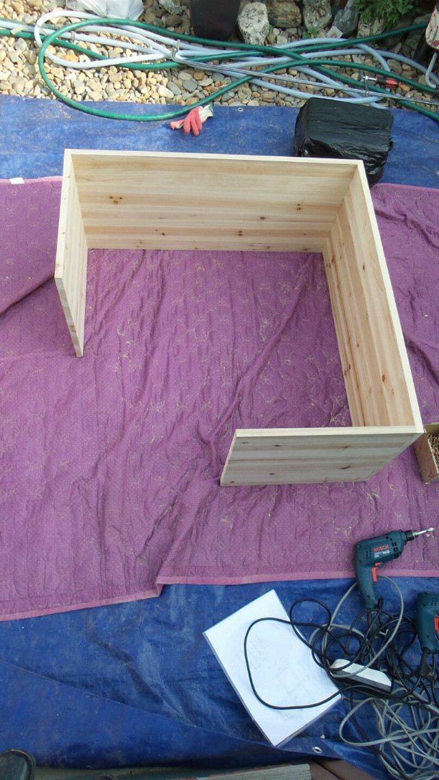 삼나무로 만든 공간박스