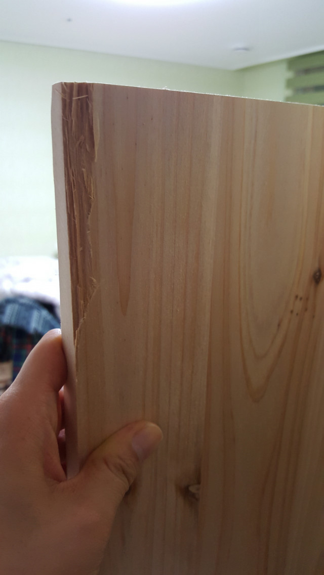 집성목(삼나무)로 만든 책장