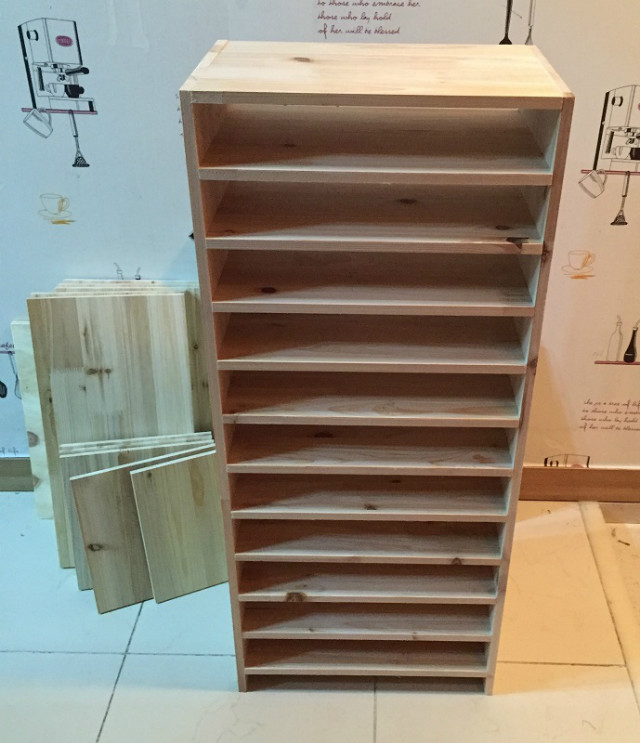 삼나무 집성목이랑 재활용 나무상자로 만든 소품 서랍장