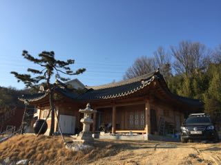 반조립 베란다장 문짝을 이용해 한옥집 출입구에 2단 수납장 만들기