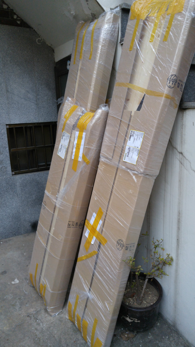 레드파인 집성목으로 만든 TV 거실장