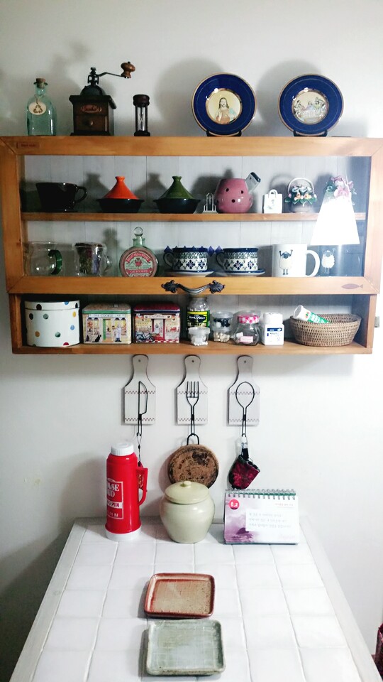 목재로 만든 다양한 수납장