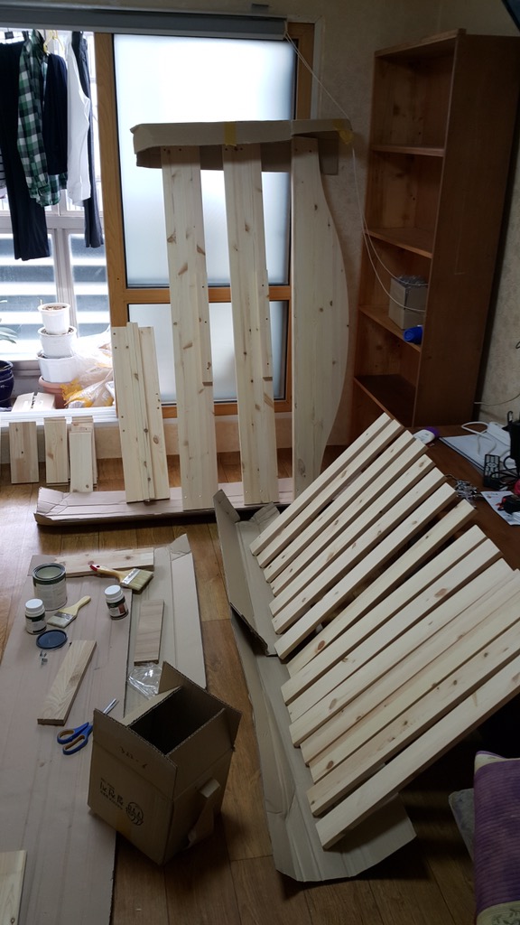 주문제작 침대조립 및 니스칠