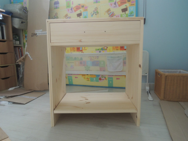 보조 식탁으로 활용할 수납장 만들기