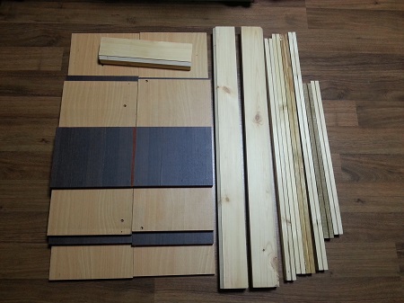 자투리 나무로 만든 잡동사니 수납장