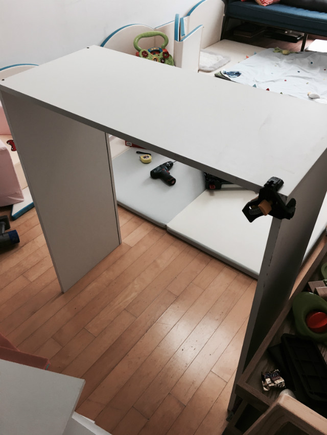 코팅합판으로 만든 거실 수납장