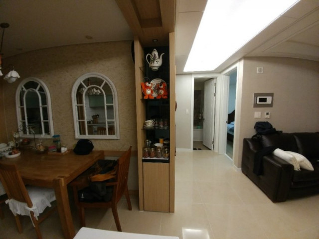 없던 붙박이장식장에 문달아 그릇장으로 변식