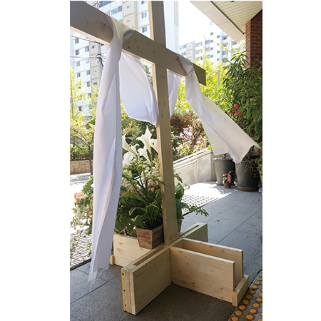 부활절 십자가 및 받침대