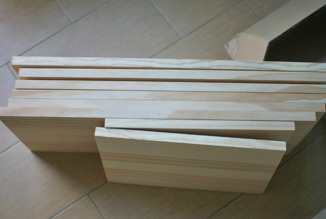 집성목으로 만든 인형 아파트