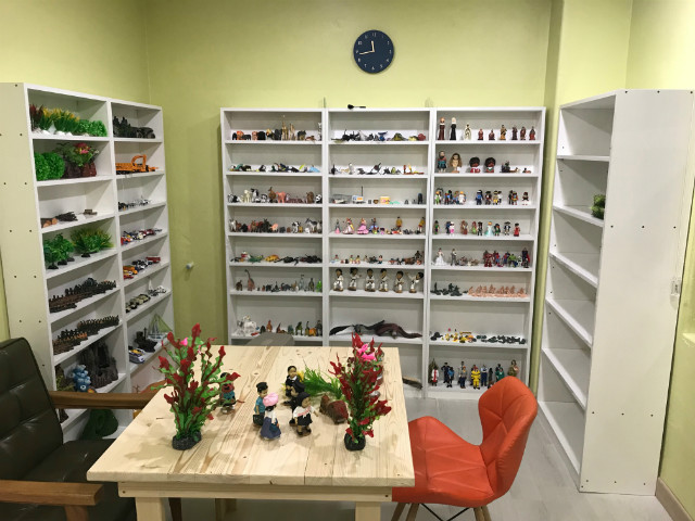 피큐어 진열장 제작 조립