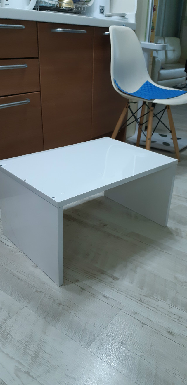 전자렌지대 위에 공간 활용 위한 공간박스 같은 거