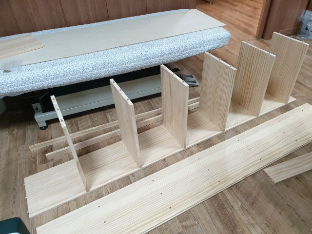 짜투리 공간을 위한 책장