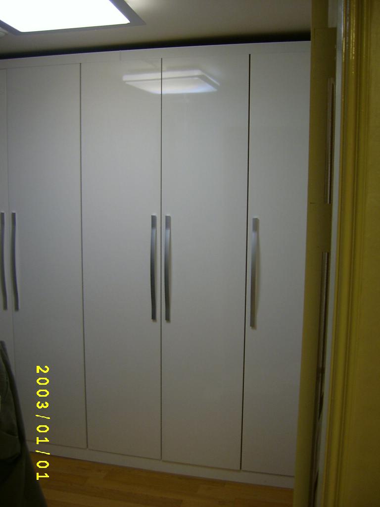 8자 붙박이장 조립기