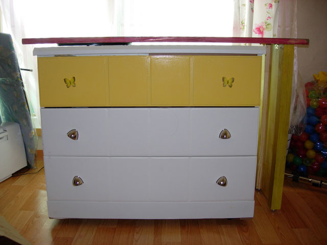 무빙테이블 책상으로 쓸꺼에요.