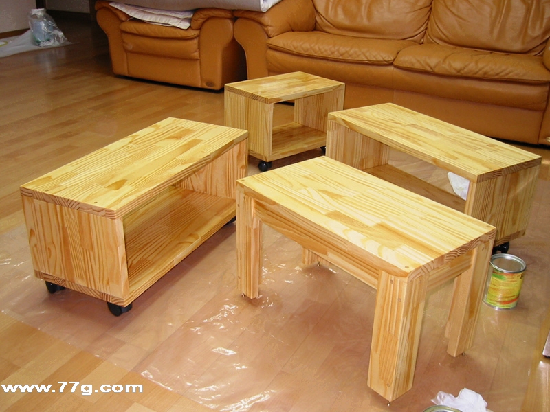 화장대 겸 탁자겸 의자겸...