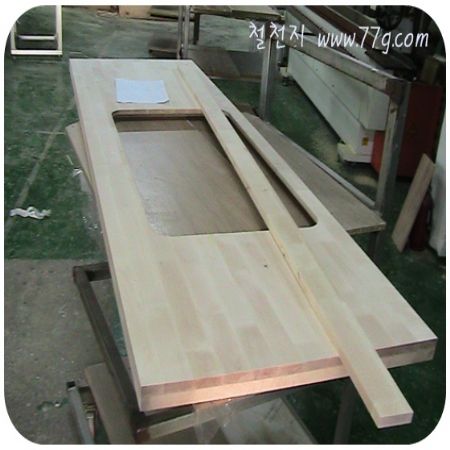 싱크대상판,미첼서랍장,원목서랍장,라왕각재,미송합판,벙커침대,갤러리문,코팅합판