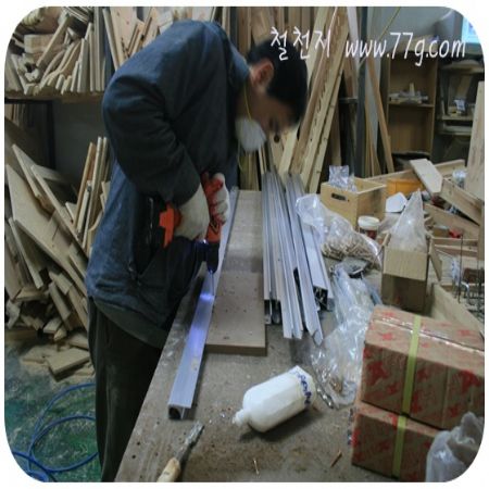 붙박이장 한트럭을 보냈습니다.점심까지 늦으면서 대작들을 만들었습니다.