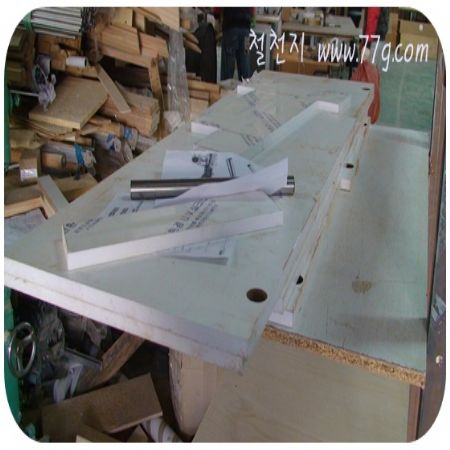 새해복많이 받으세요. 오늘은 현장 설치를 단하나의 장식장을 선보입니다.