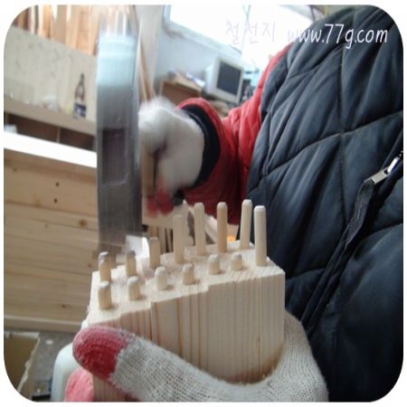 예비군 교육때 사용하던걸 기본으로 만든 미송합판 재질의 단상 입니다.