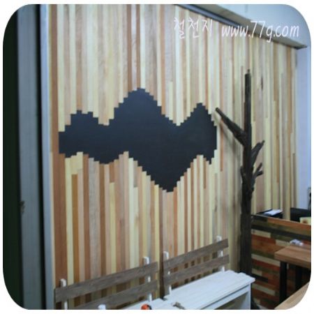 원목난간도 보이고 위에 짜임도 보이네요 .. 으응? 저게 난간이라구??