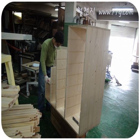 어닝과 포크아트 재료가 있습니다. 오늘은 좀 예쁜 작품들을 소개 하겠습니다.