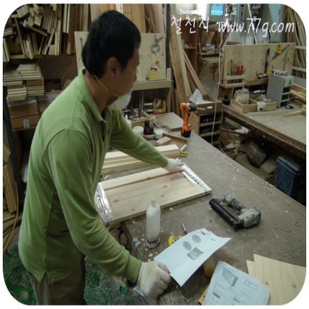 광고도 안하고, 메인페이지도 별로 꾸미지 않고, 이메일도 보내지 않고 있습니다.