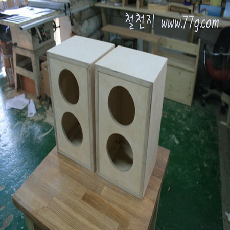 스피커 완성품의 조립 과정입니다.