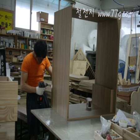 거래 업체들 상당수가 다음주부터 본격적인 휴가 인지라 제품 수급이