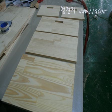 자동차 내부에 수납할 트렁크용 박스 친환경 바니쉬 도색마감