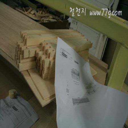 원하는 마음속의 그림속의 가구들을 현실화 하기 위해 매일 공부하고 준비하며 새로운 작품을 만듭니다.