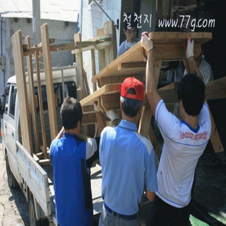 그간 방부목 으로 만든 야외테이블을 출고 해드렸습니다.직원들에게 간단한 인생의 이야기를 했어요