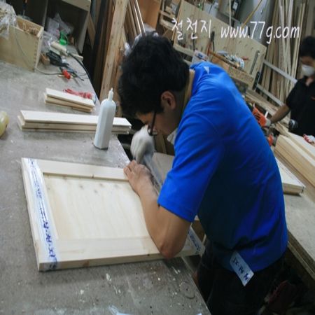 경민군 재단하고 포장 하느라 살이 많이 빠져서 쓰러질 까봐 걱정이예요 ㅋㅋ