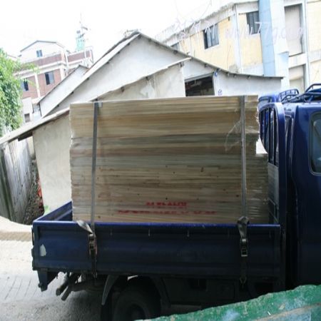 작은 회사의 사장은 오늘 창고 구석구석에서 제품등록을 하지 못했던 물건들을 찾아 냈습니다.