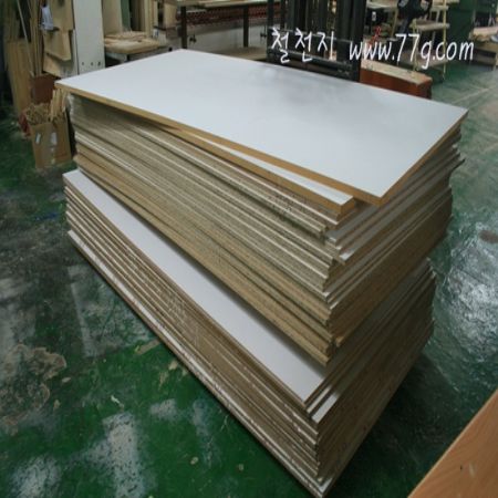 홀 가공된 기둥과 거기에 딱맞는 선반까지..ㅎㅎ 위티모던 시리즈제품!!