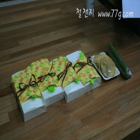 오늘은 가장 바쁜 금요일이자 저희 철천지 송과장님의 생일입니다. 축하 드려요^^