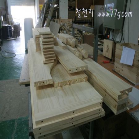 고객님께서 특별한 주문을 해주셨네요 바로 실패를 꽂아두는 실타래 입니다.