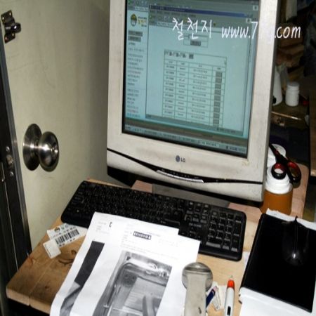 문을 크게 만들어 달라고 요청을 하셔서 이러다가 조만간 집수리도 다시 시작 해야 할듯합니다.