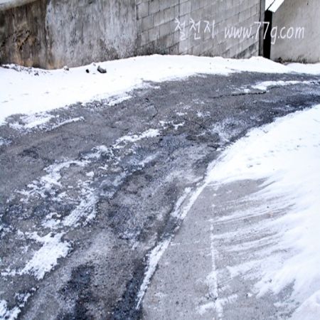 목재색이 확 눈에 들어오네요 ㅎ 멀바우 목재 입니다. 그자체가 엔틱 분위기