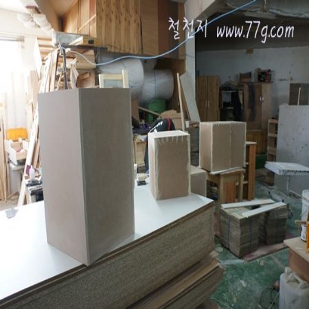 주문가구를 만드는 속도를 개선하고 표준화 하는 작업을 하느라 최선을다하고 있습니다.