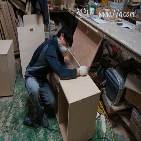 캠핑카용 수납장 입니다. 코어합판으로 만들었어요.