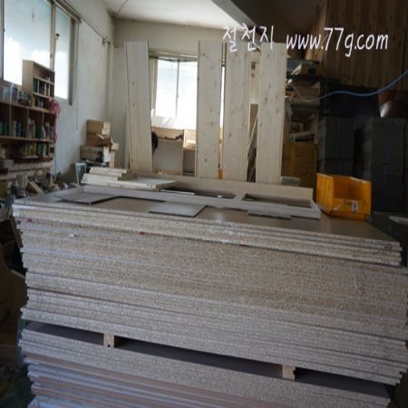 무슨 배짱인지 광고도 하지 않는 철천지를 어떻게 찾아 오셨는지? 신기 합니다.